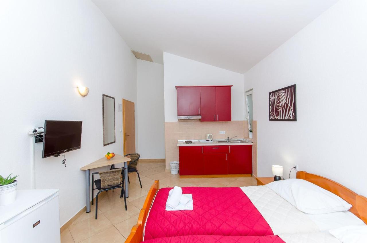Apartments Seaview Tučepi Eksteriør billede