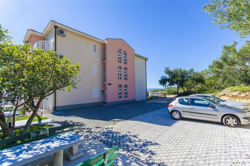 Apartments Seaview Tučepi Eksteriør billede
