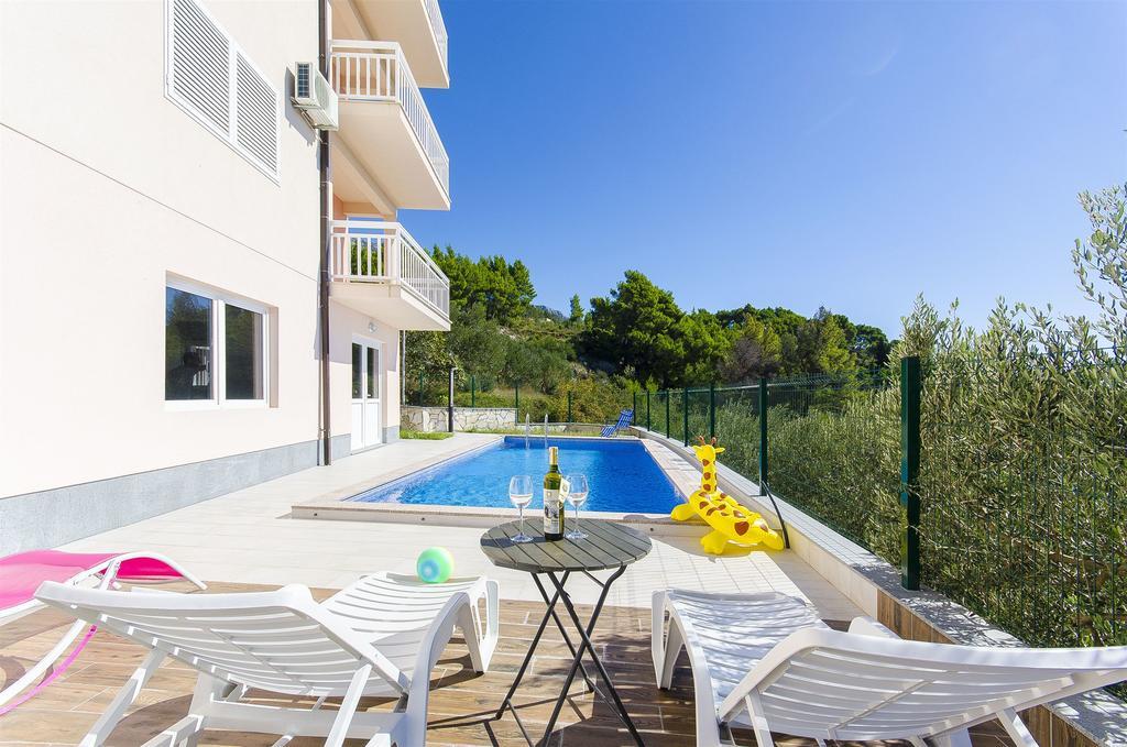 Apartments Seaview Tučepi Eksteriør billede